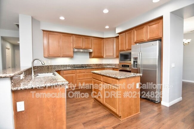 Building Photo - 35808 Chalet Ct