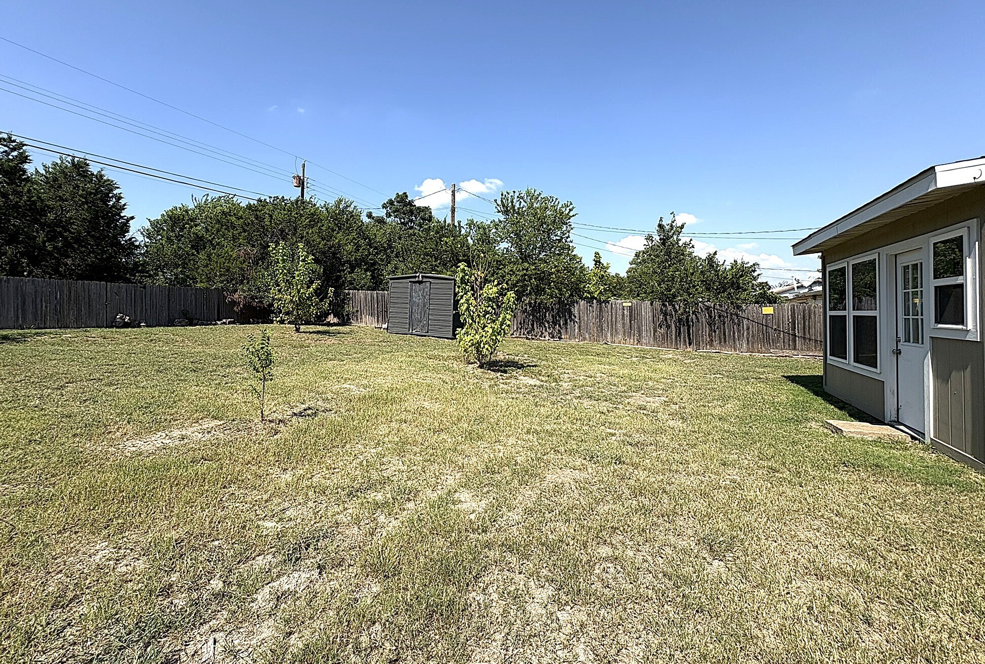Building Photo - 120 South Dr