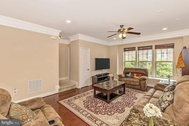 Building Photo - 11882 Country Squire Way