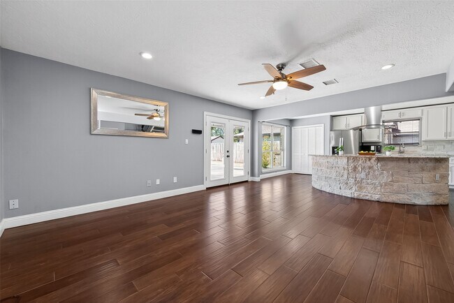 Building Photo - 17634 Huntersglen Cir