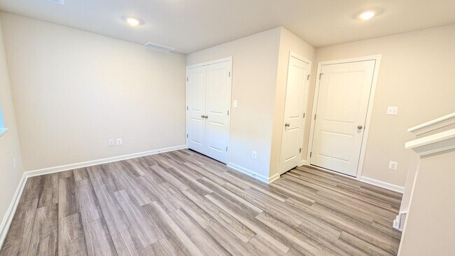 Building Photo - 1327 Cedar Vly Rd