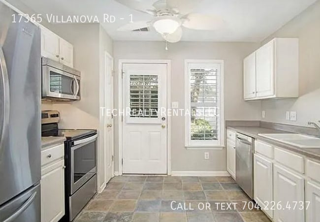 Building Photo - 17365 Villanova Rd