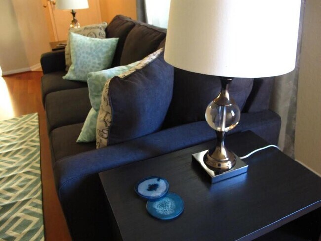 Building Photo - 3006 Thicket Path Way