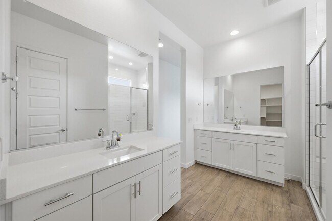 Building Photo - 4323 N 92nd Dr