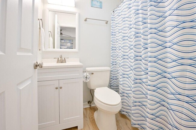 Building Photo - 11 Beachside Dr