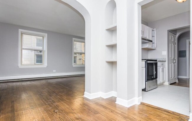 Building Photo - 2 bedroom in Chicago IL 60649