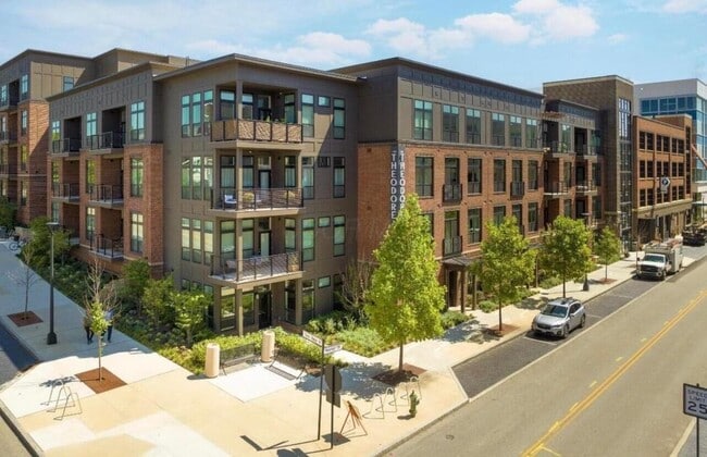 Building Photo - 6633 Dale Dr