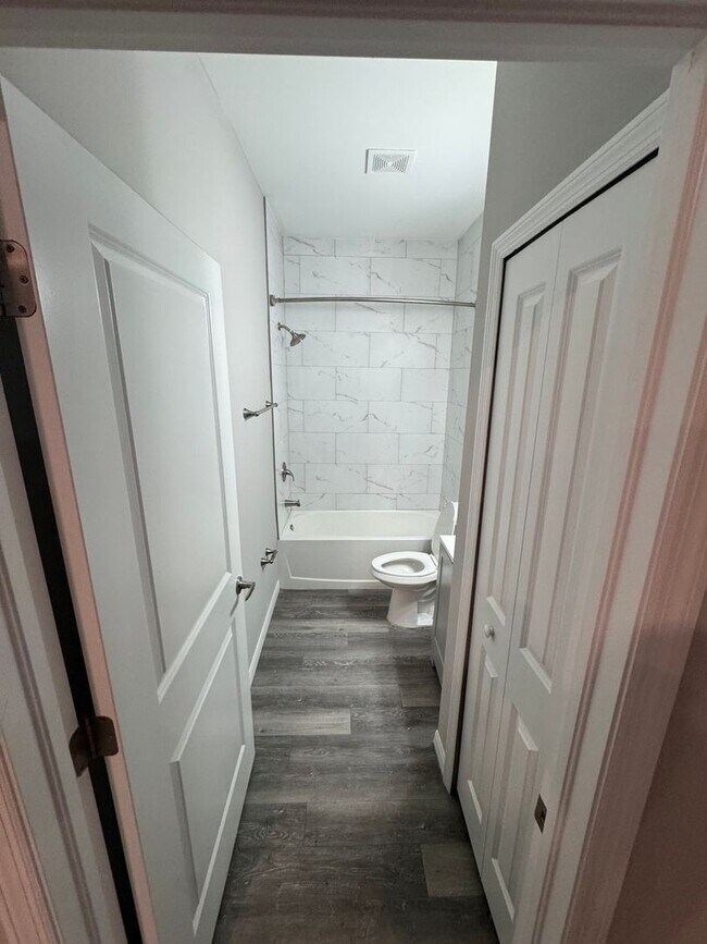 Building Photo - 1153 Oceanic Rd