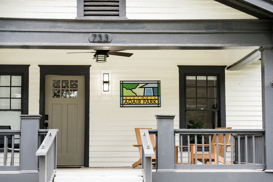 Building Photo - 733 Bonnie Brae Ave SW