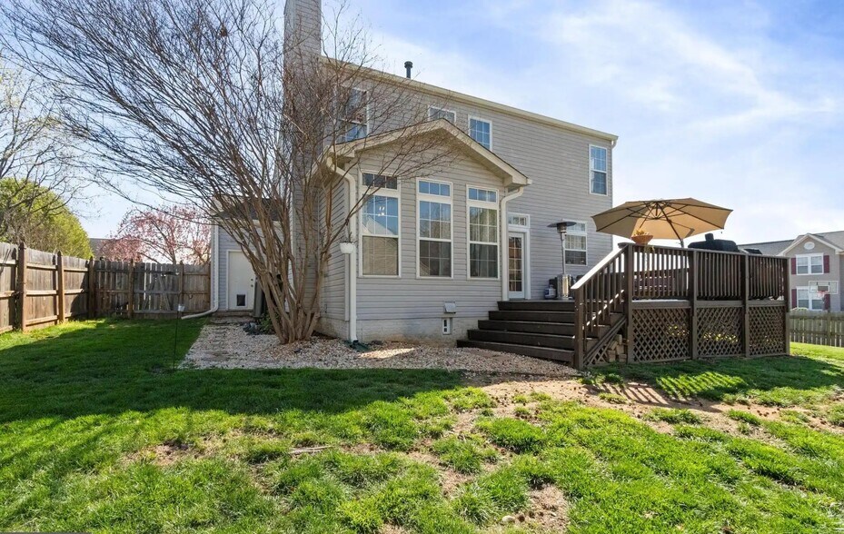 Building Photo - 6 Beau Ridge Dr