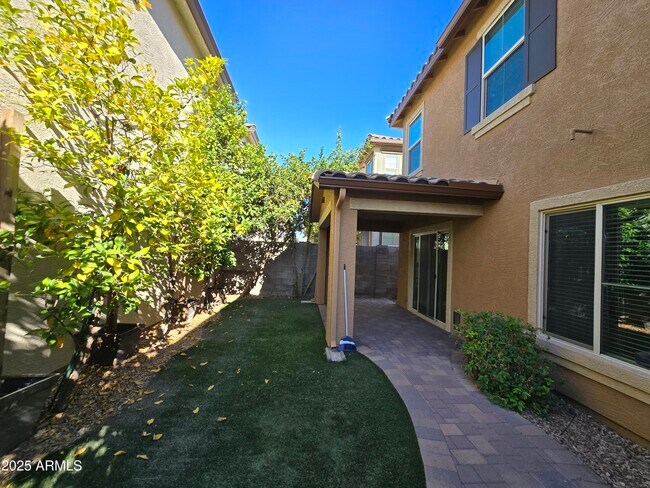 Building Photo - 256 N Scott Dr