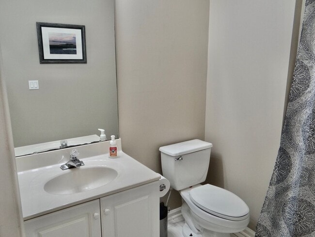 Building Photo - Furnished Long Term Rental in Surfside