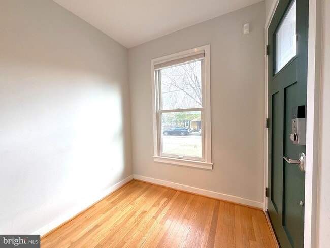 Building Photo - 1318 Dewitt Ave