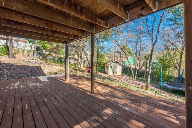 Building Photo - 420 Shelbyville Rd