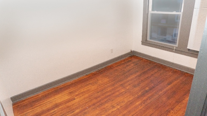 Building Photo - 420 St