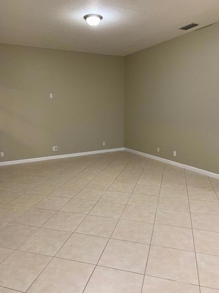 Building Photo - 6729 Bulrush Ct