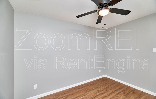Building Photo - 2400 E Humes Ln