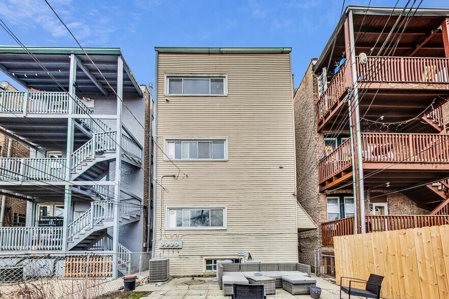 Building Photo - 3330 W Hutchinson St