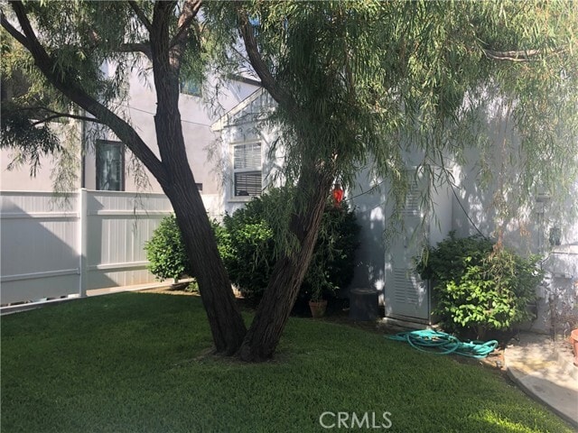 Building Photo - 406 Heliotrope Ave