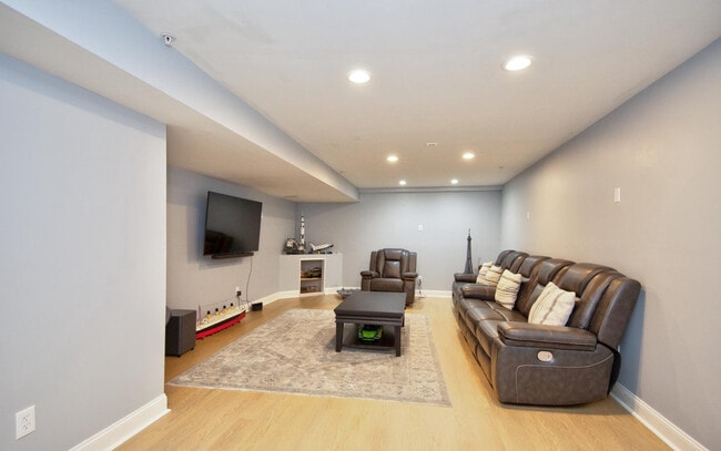 Building Photo - 15806 Copper Beech Dr