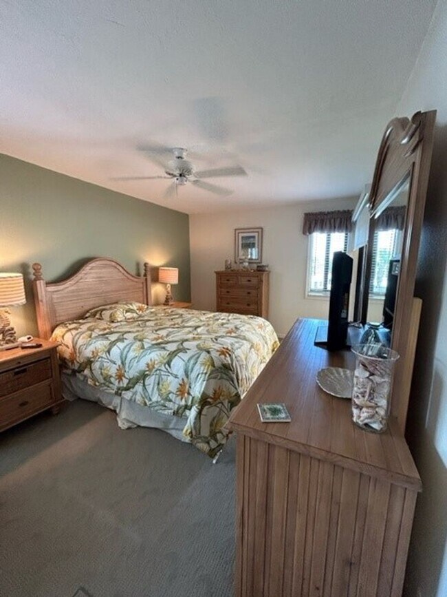 Building Photo - Venice, FL MACARTHUR BEACH Gated Comm. 2/2...