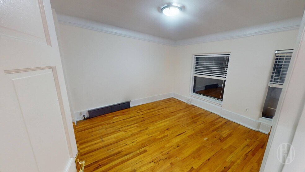Building Photo - 29 E 37th St