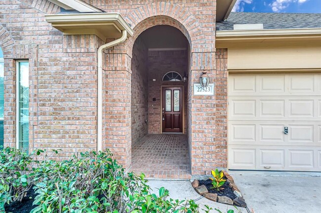 Building Photo - 27523 Huggins Crest Ct