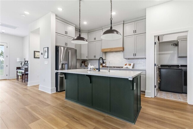 Building Photo - 450 Fox Trl