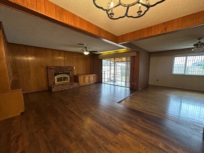 Building Photo - SW Visalia home available soon