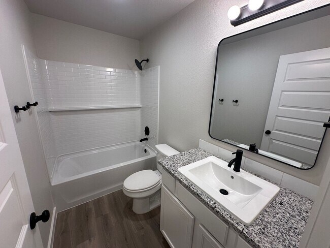 Building Photo - Welcome to Beacon Pointe!