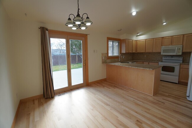 Building Photo - 11965 W Gunsmoke Dr