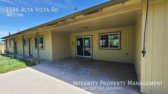 Building Photo - 1586 Alta Vista Rd