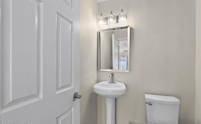 Building Photo - 4995 N Tasman Dr