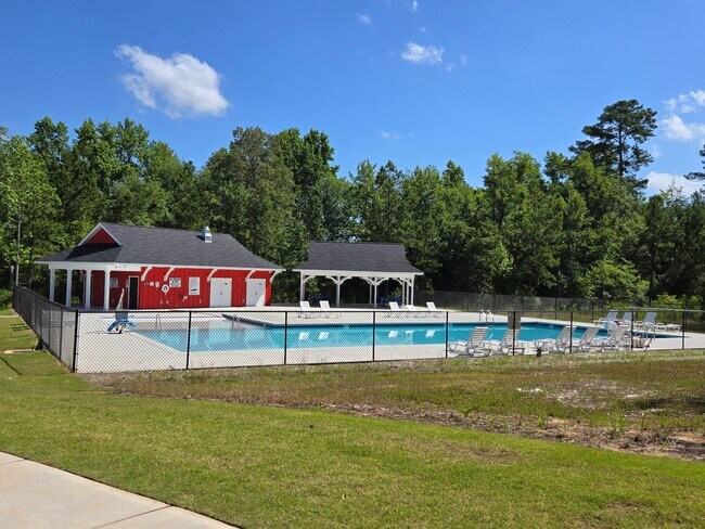 Building Photo - 725 Goodale Dr