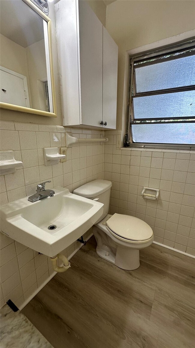 Building Photo - 505 NE 4th Ave