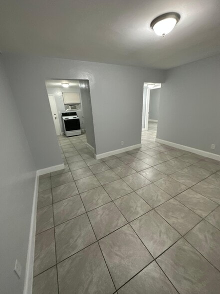 Building Photo - 2004 Palafox St