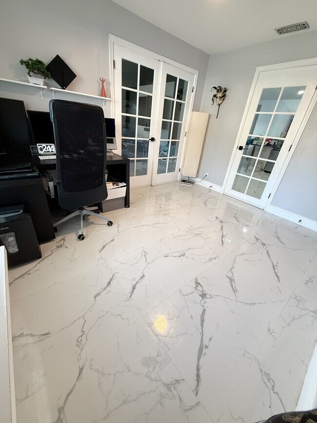 Building Photo - 19625 Sedgefield Terrace