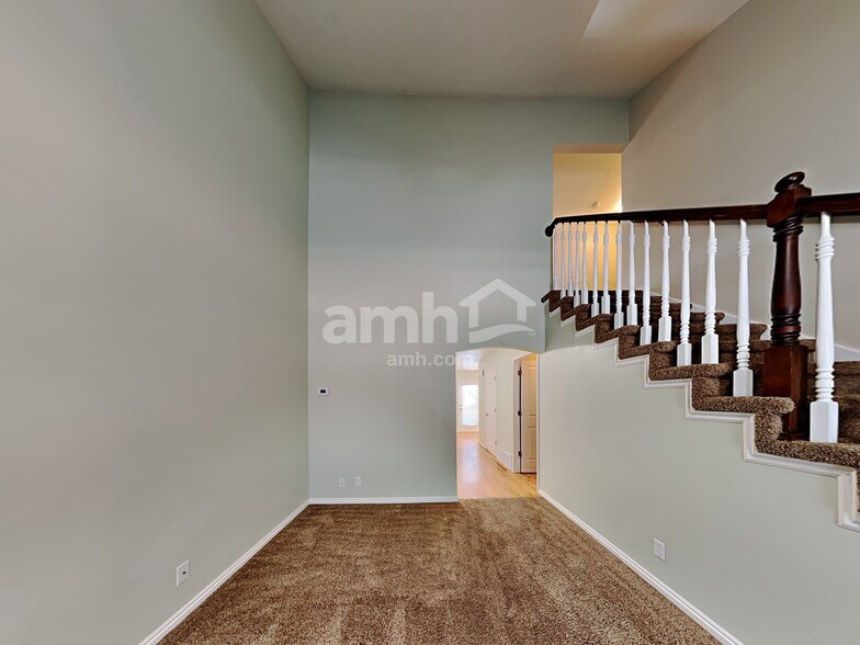 Building Photo - 3417 S Spruce View Ln