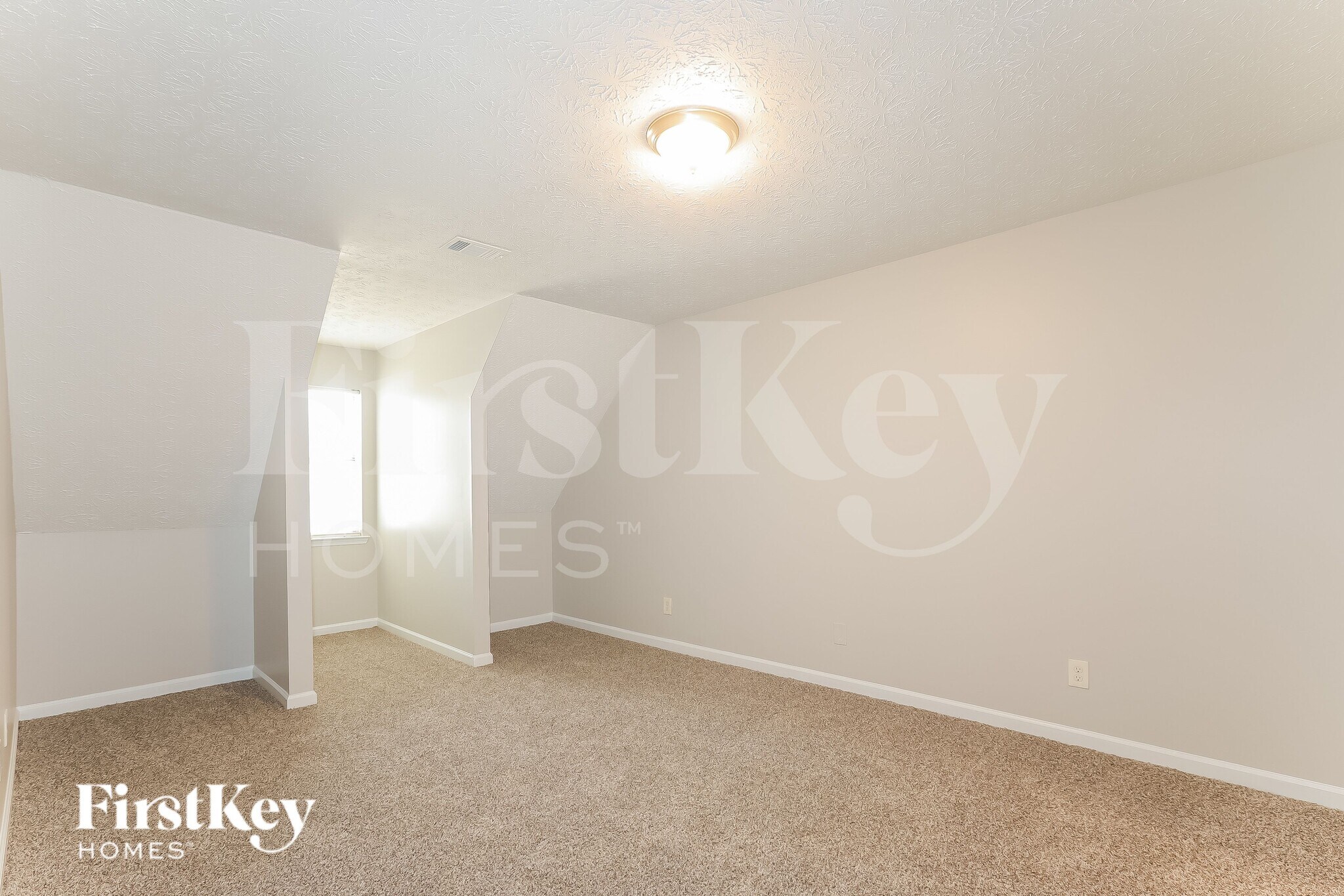 Building Photo - 8606 Sheridan Dr