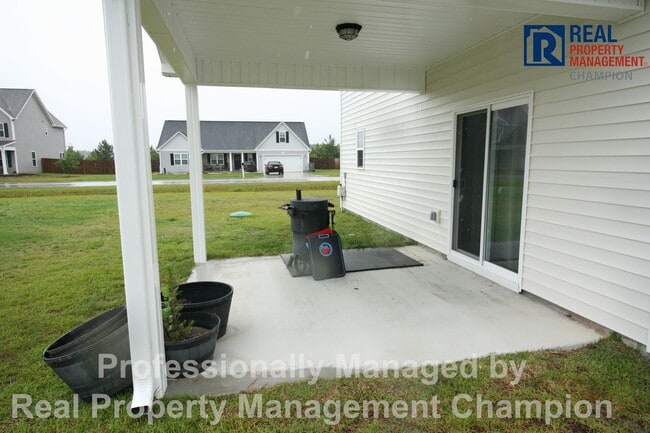 Building Photo - Like New Home with Open Layout and Spacious Rooms