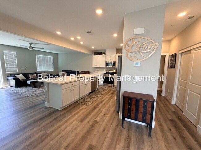 Building Photo - Stylish Corner Lot Townhome with No Rear Neighbors