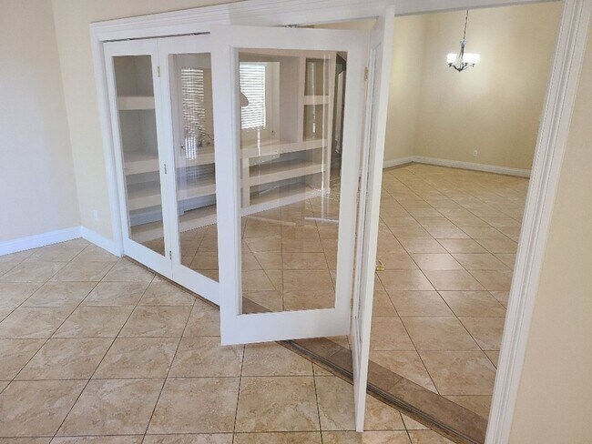 Building Photo - Amish #2