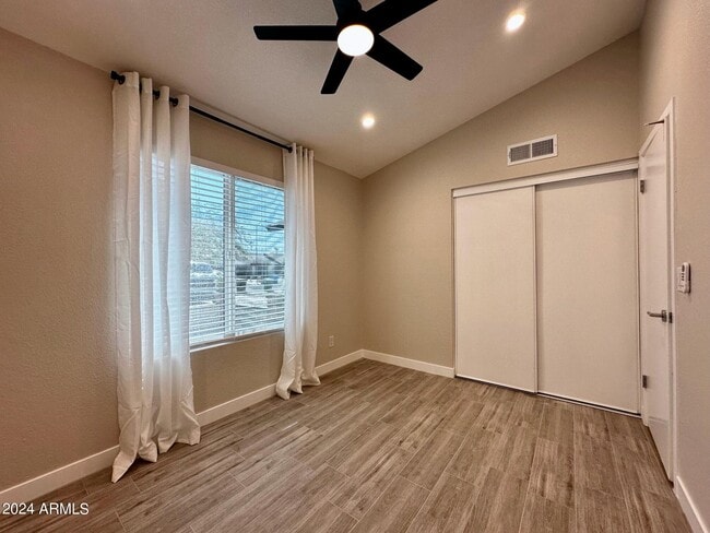 Building Photo - 3016 W Monona Dr