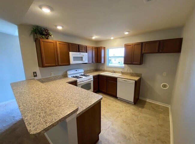 Building Photo - 281 Corbett Dr