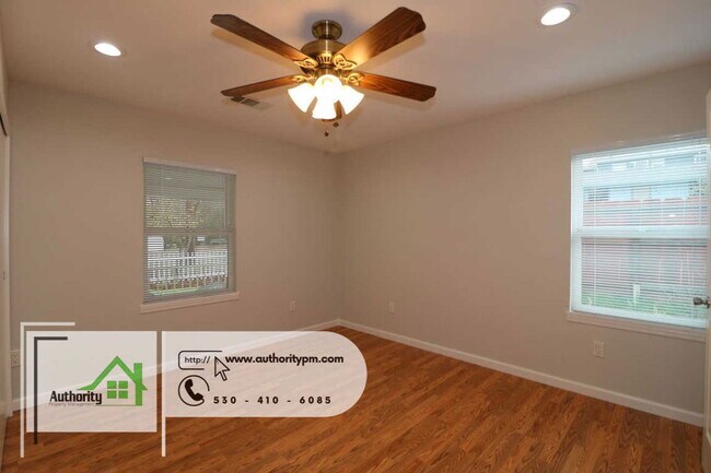 Building Photo - 1366 Magnolia Ave