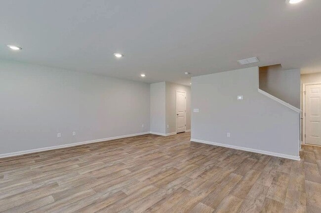 Building Photo - *** COMING SOON! ***  Spacious & Stylish 5...