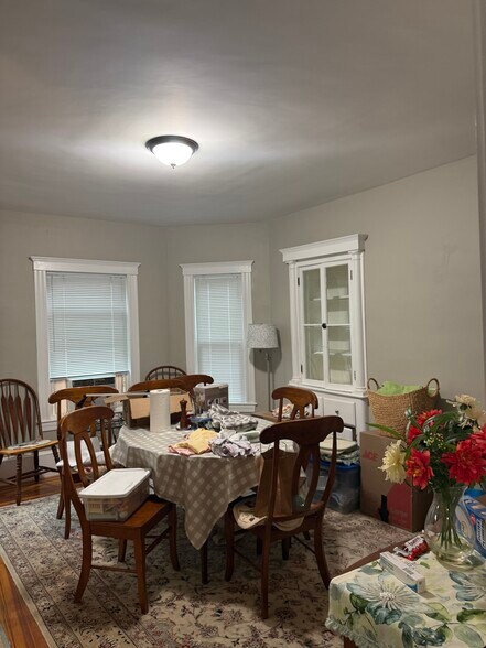 Building Photo - 14 Varnum St