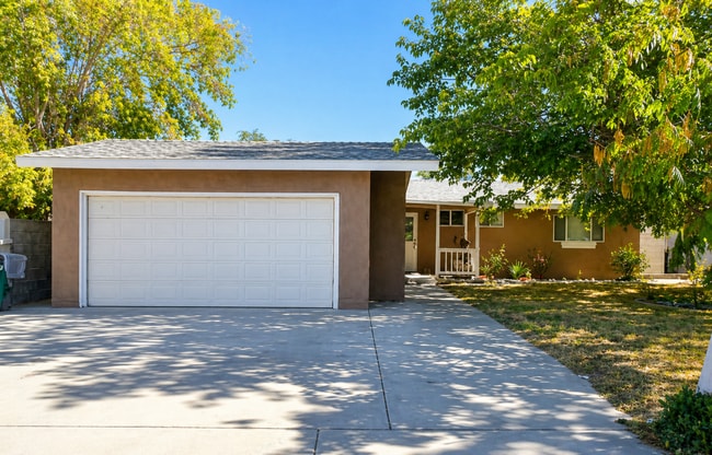 Building Photo - 43826 Adler Ave