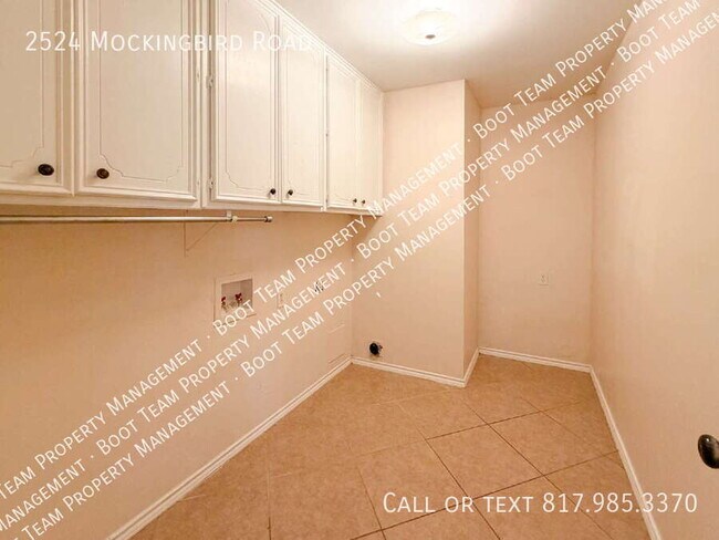 Building Photo - 2524 Mockingbird Rd