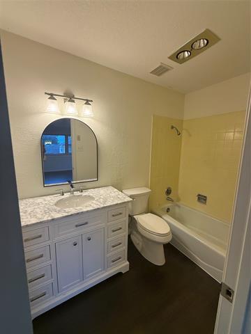 Building Photo - 7135 Cosgrove Dr